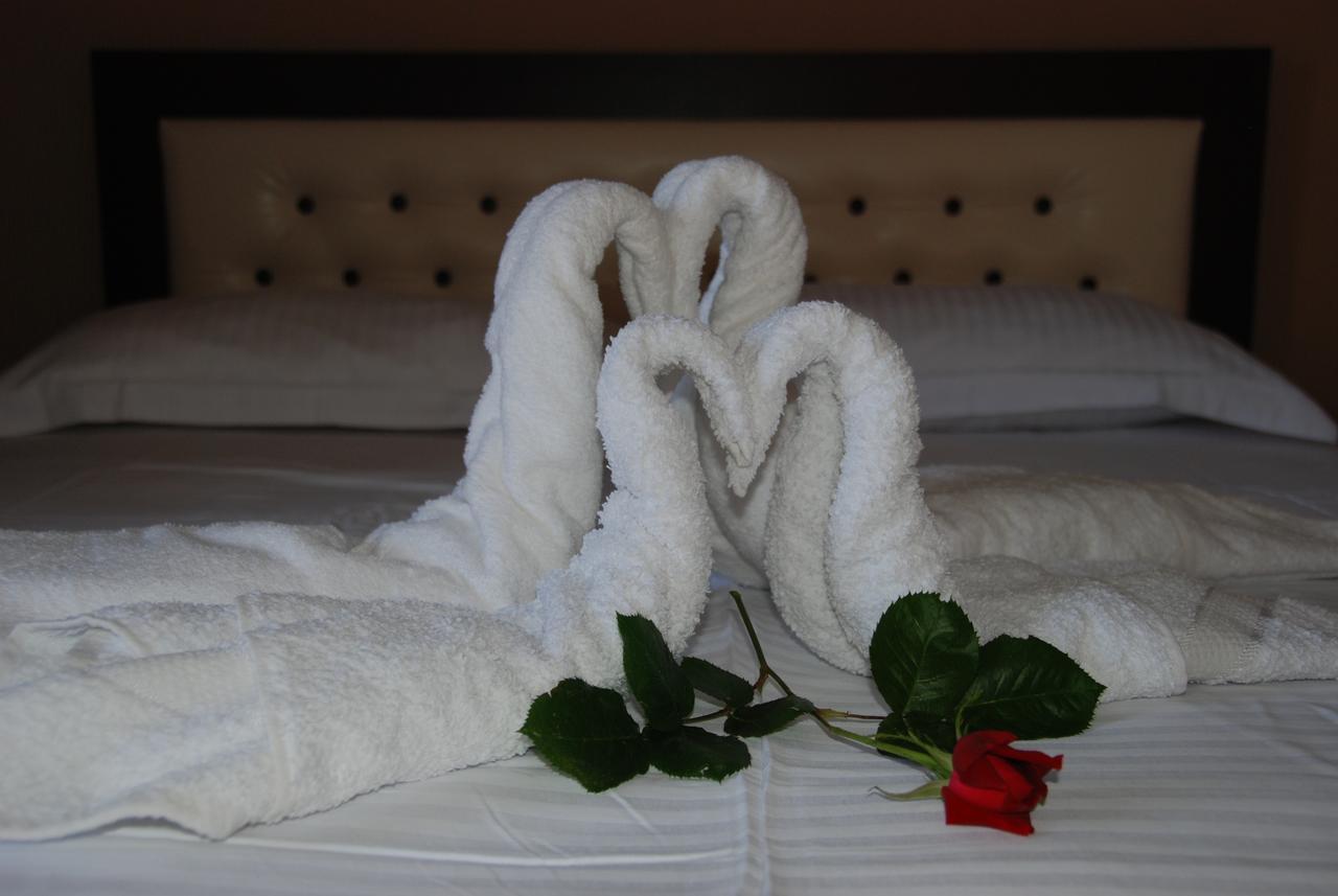 Olive Tree Apartment Sarande Bagian luar foto